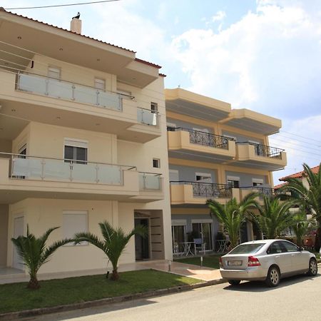 Vicky Rooms Paralia Dionysiou Bagian luar foto