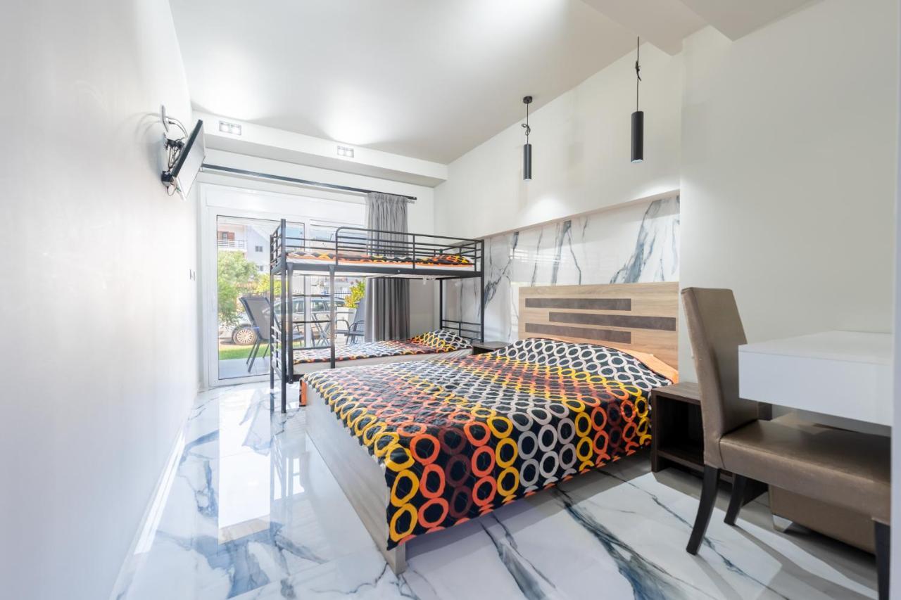 Vicky Rooms Paralia Dionysiou Bagian luar foto