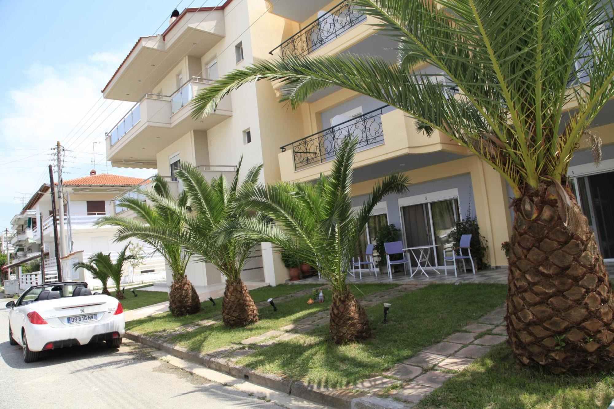 Vicky Rooms Paralia Dionysiou Bagian luar foto
