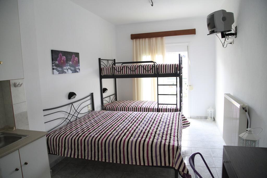 Vicky Rooms Paralia Dionysiou Ruang foto