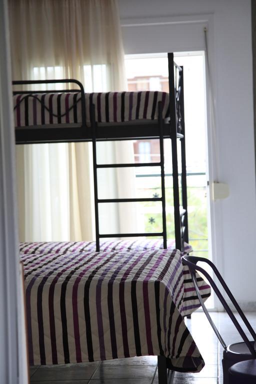 Vicky Rooms Paralia Dionysiou Bagian luar foto