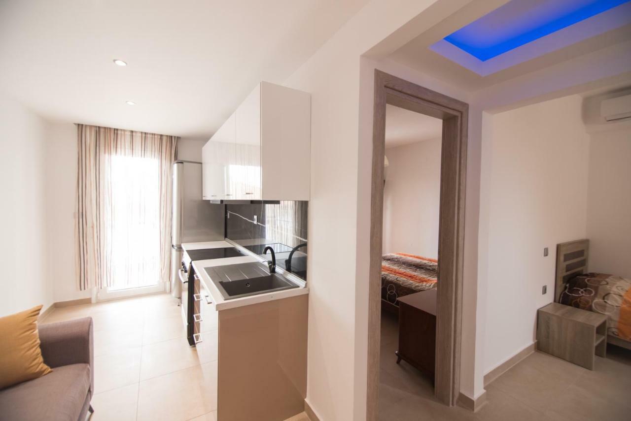 Vicky Rooms Paralia Dionysiou Bagian luar foto