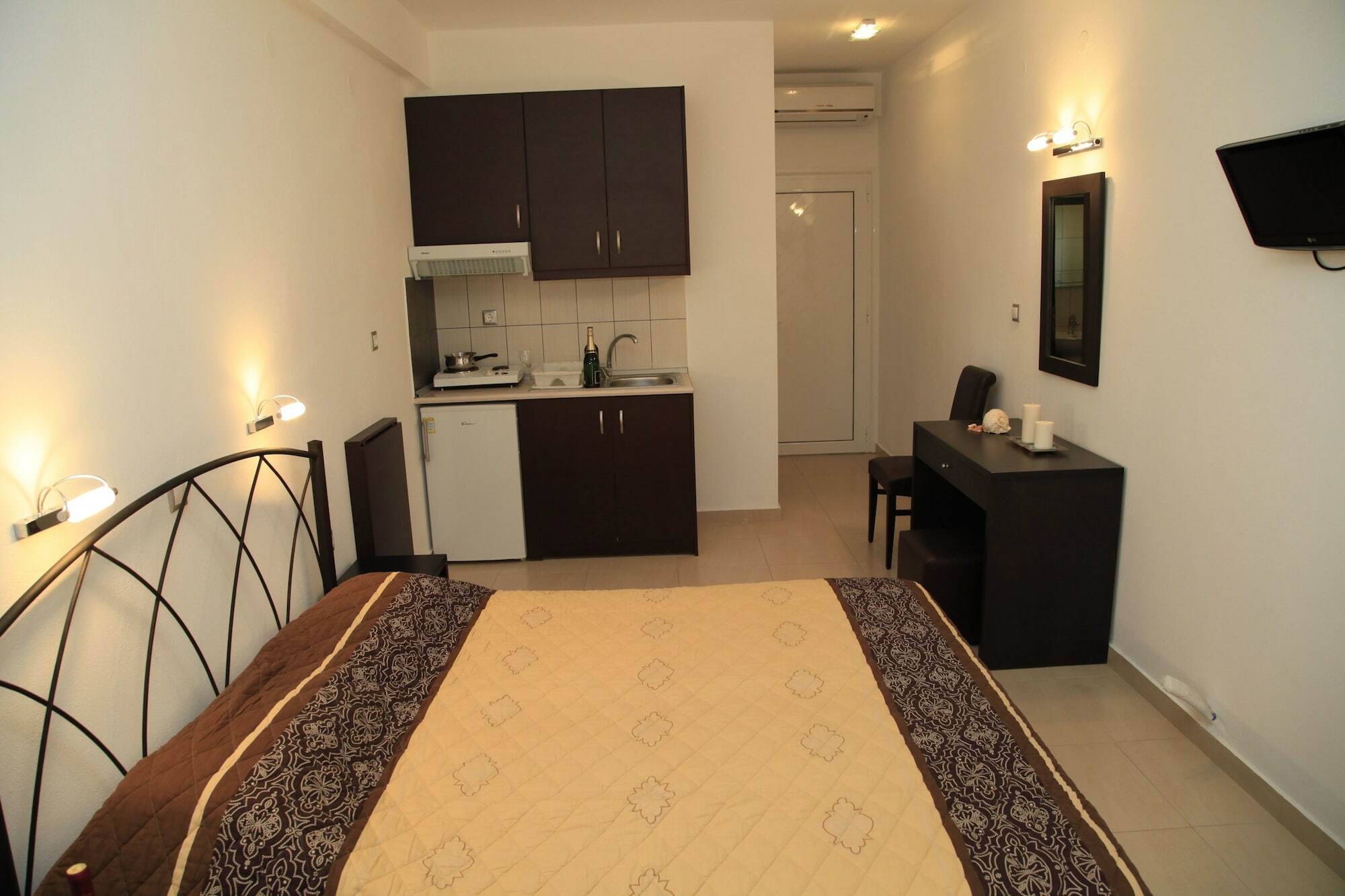 Vicky Rooms Paralia Dionysiou Bagian luar foto