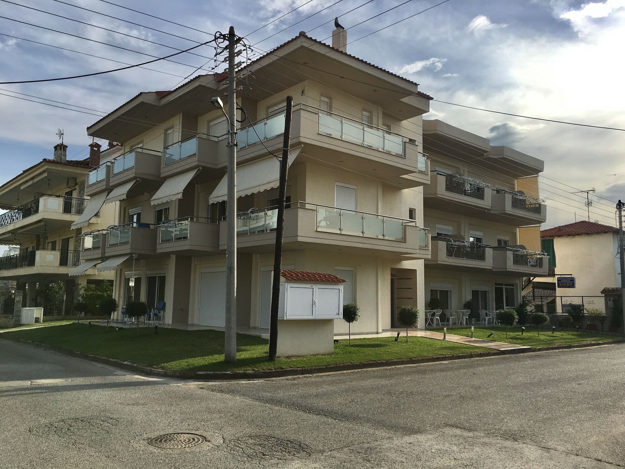 Vicky Rooms Paralia Dionysiou Bagian luar foto