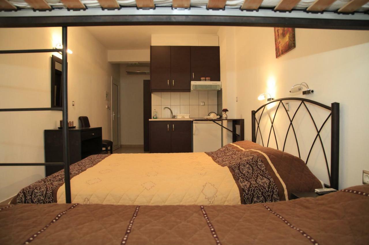 Vicky Rooms Paralia Dionysiou Bagian luar foto