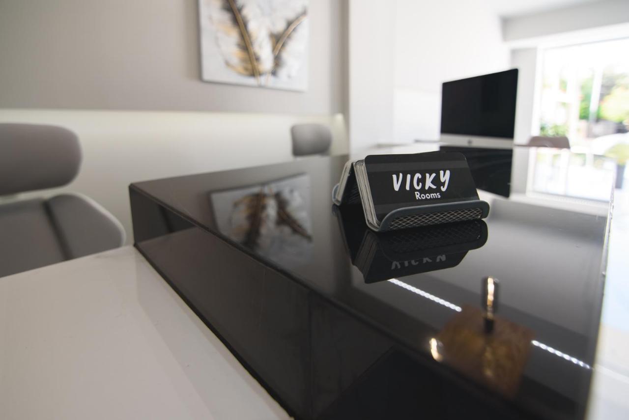 Vicky Rooms Paralia Dionysiou Bagian luar foto